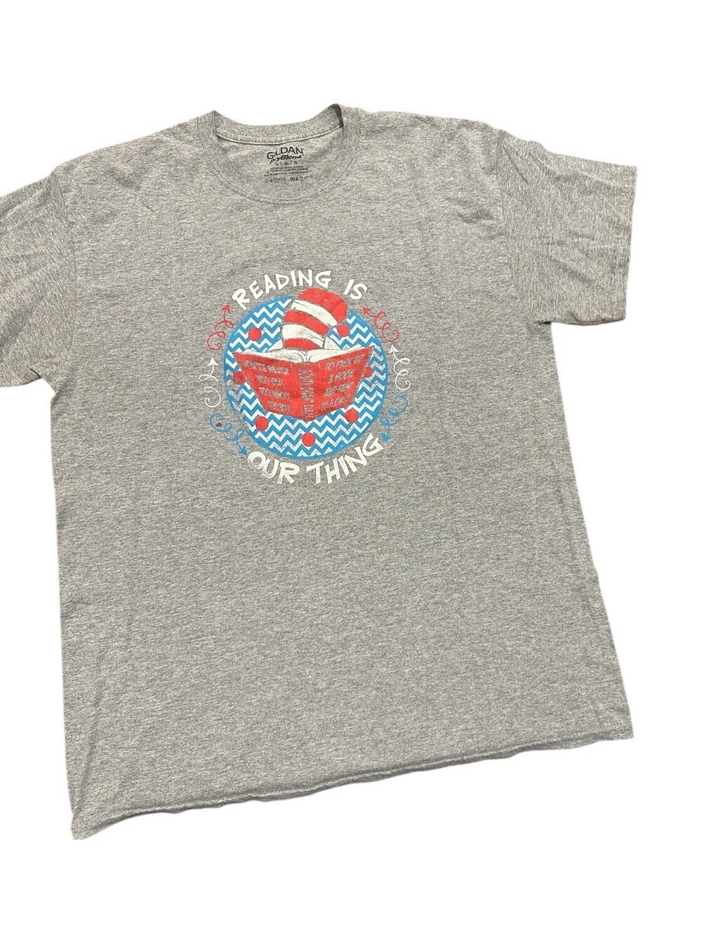 Gildan Gray Graphic T-Shirt Reading Is Our Thing Dr Seuss Style Adult Large